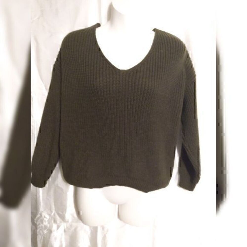 Green Long Sleeve Knit Lave Up Back  V neck sweater L